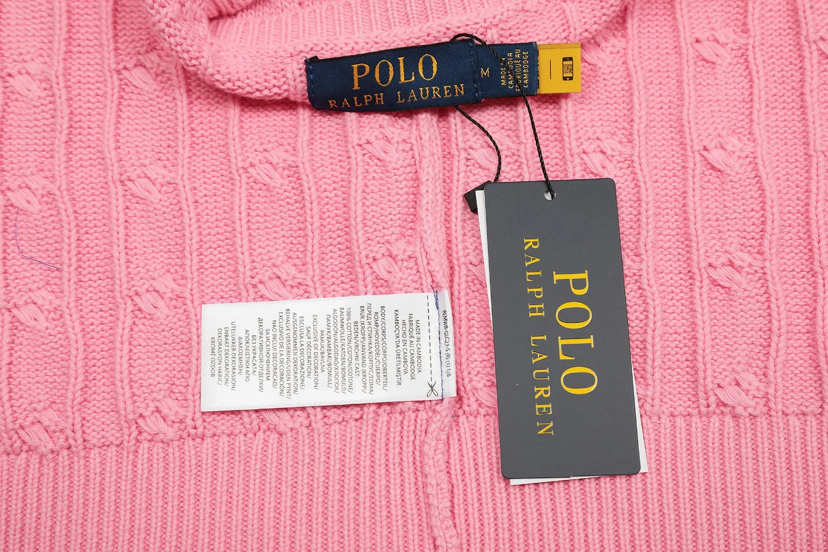 🅿️176 Top quality" Style number: DS021# (not off the shelves all year round) [Ralph Lauren round neck cardigan solid color pony embroidered logo knitted short sleeves] ✅Ralph Lauren classic basic versatile all-season cardigan knitted short sleeves ✅Main supplier platform live broadcast Wholesale entities Replenish when out of stock Not off the shelves ✅ZP quality 1:1 version Scan the code to enter the GF website Counter quality ✅Details and quality are the only one in Guangzhou. Imported quality cotton yarn, focusing on high-end, cost-effective. Needless to say good quality. ✅The version is restored to the original order. The maximum size can be worn up to 160 pounds. Loose, comfortable and stress-free.